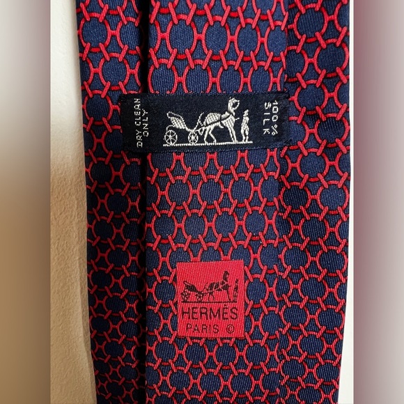 Authentic Hermes Geometric Silk Tie - Picture 8 of 12